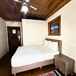Aparthotel Dama & *