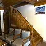 Aparthotel Dama & *